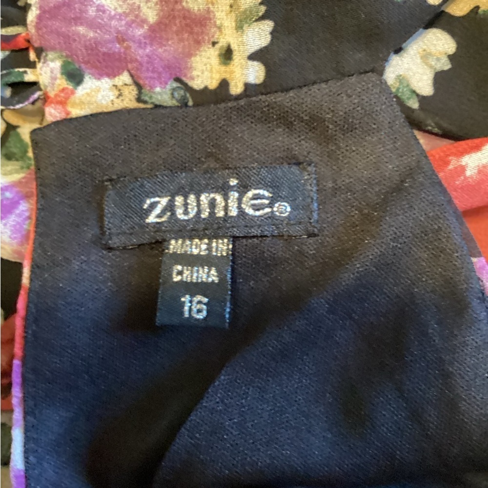 Flawed Zuni’s Size 16‎ Romper - Picture 3 of 6